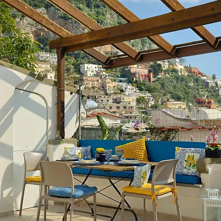 Casa Flavia - Center - 5 Minutes To - For 6 People, Ideally Located In The Heart Of Positano, With Terrace, 2 Bathrooms And 3 Bedrooms Apartment Positano