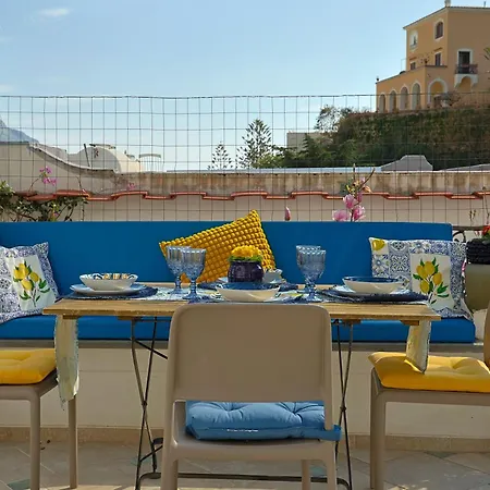 Casa Flavia - Center - 5 Minutes To - For 6 People, Ideally Located In The Heart Of Positano, With Terrace, 2 Bathrooms And 3 Bedrooms شقة
